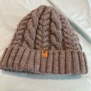 NWOT TIMBERLAND Women`s OS gray Cable Knit Winter Hat Cap Beanie Faux Fur Lined.